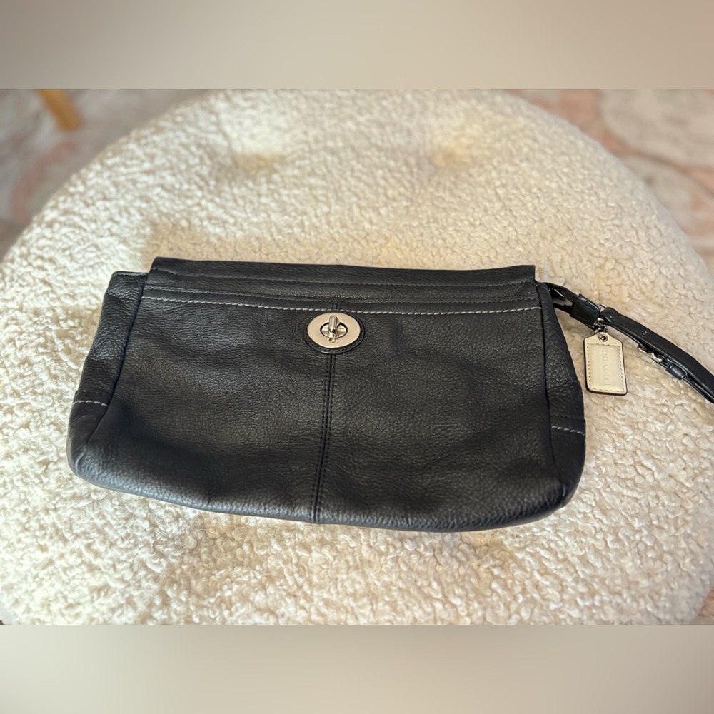 🖤Coach wristlet/pouch bag, black leather w teal satin!🖤